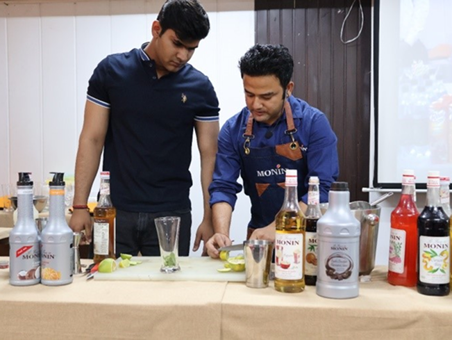 monin mocktail demonstration